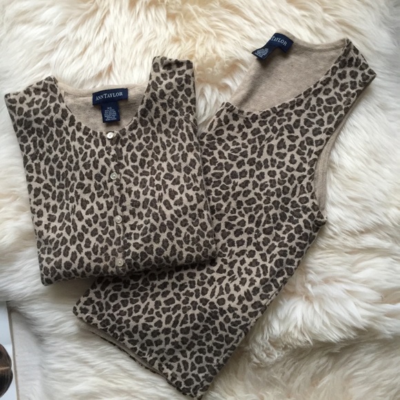 ANN TAYLOR LEOPARD PRINT CARDIGAN AND SHELL  TWINSET SZ  XSMALL - Picture 2 of 5